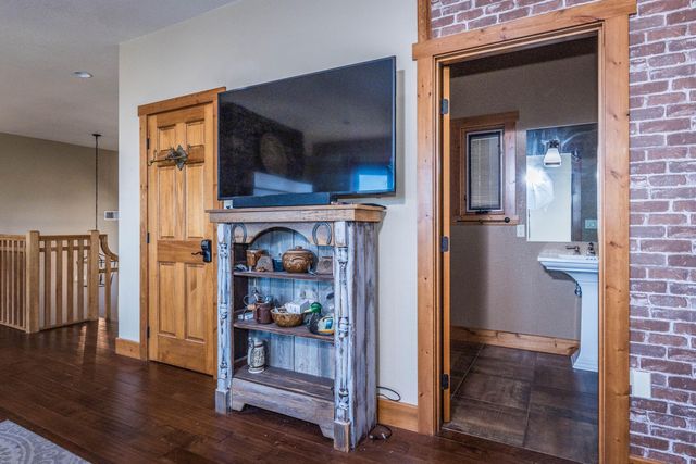 4728 Coopers Hawk Road, Klamath Falls, OR 97601