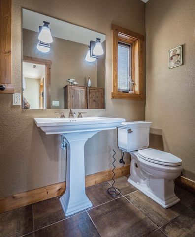 4728 Coopers Hawk Road, Klamath Falls, OR 97601