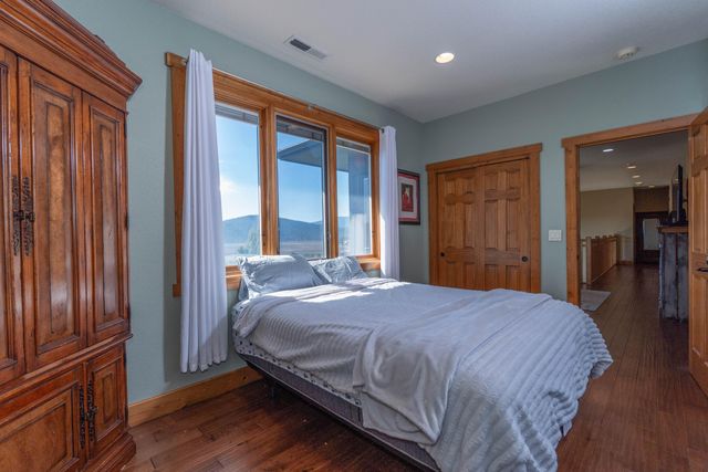 4728 Coopers Hawk Road, Klamath Falls, OR 97601