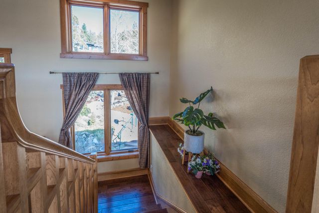 4728 Coopers Hawk Road, Klamath Falls, OR 97601