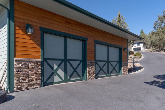 4728 Coopers Hawk Road, Klamath Falls, OR 97601