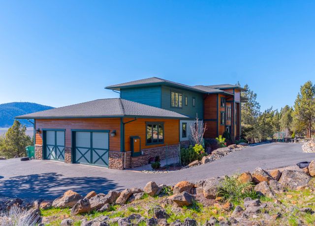 4728 Coopers Hawk Road, Klamath Falls, OR 97601