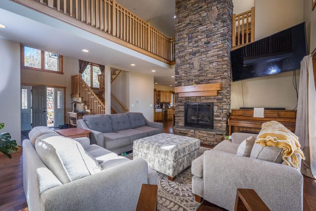 4728 Coopers Hawk Road, Klamath Falls, OR 97601