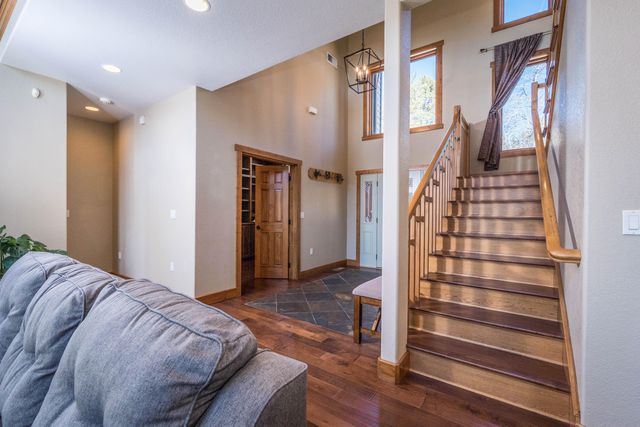 4728 Coopers Hawk Road, Klamath Falls, OR 97601