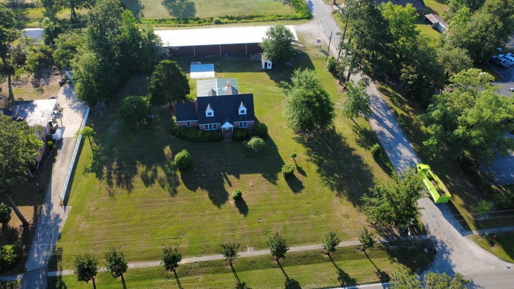 300 8th Ave., Aynor, SC 29511 — exterior