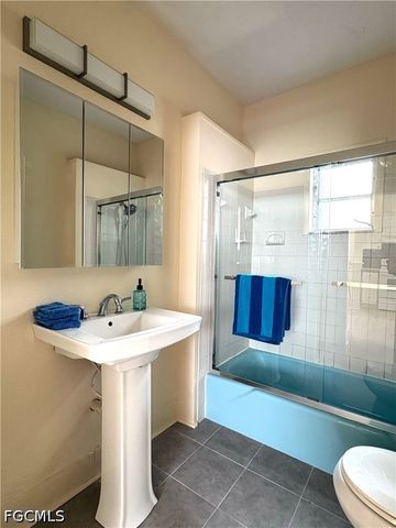 2156 Victoria AVE, Fort Myers, FL 33901