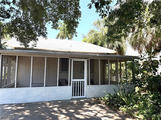 2156 Victoria AVE, Fort Myers, FL 33901