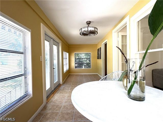 2156 Victoria AVE, Fort Myers, FL 33901