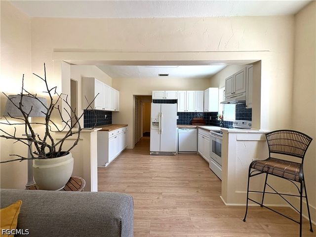 2156 Victoria AVE, Fort Myers, FL 33901