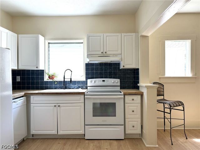 2156 Victoria AVE, Fort Myers, FL 33901