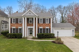 809 Heatherton Drive, Naperville, IL 60563