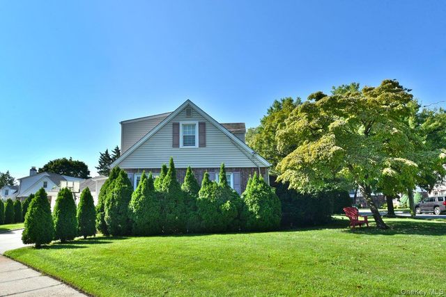 93 Gilmore Boulevard, Floral Park, NY 11001