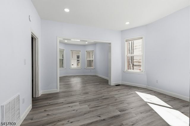 77 S Munn Ave, Newark City, NJ 07106