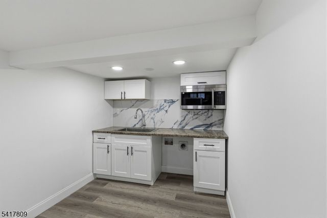 77 S Munn Ave, Newark City, NJ 07106