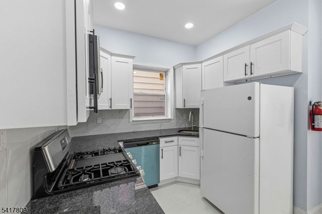 77 S Munn Ave, Newark City, NJ 07106