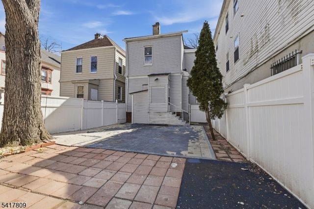 77 S Munn Ave, Newark City, NJ 07106