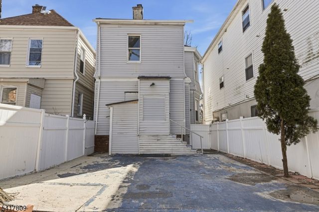 77 S Munn Ave, Newark City, NJ 07106