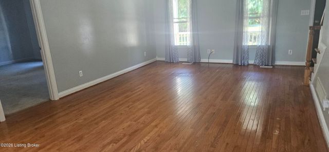 9031 Lakewood Dr, Louisville, KY 40272