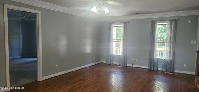9031 Lakewood Dr, Louisville, KY 40272