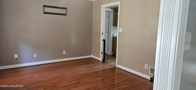 9031 Lakewood Dr, Louisville, KY 40272