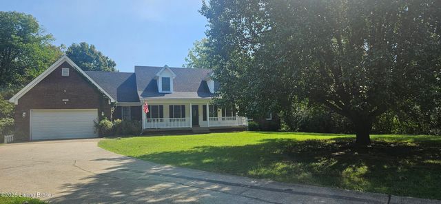 9031 Lakewood Dr, Louisville, KY 40272