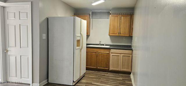 9031 Lakewood Dr, Louisville, KY 40272