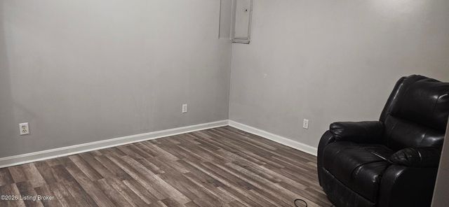 9031 Lakewood Dr, Louisville, KY 40272