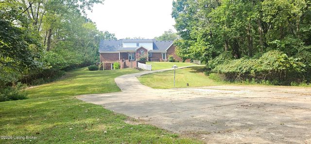 9031 Lakewood Dr, Louisville, KY 40272
