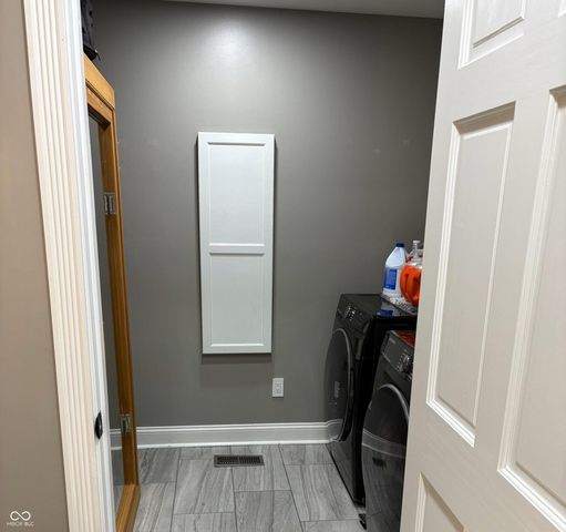 28 Patriot Court, Greenfield, IN 46140