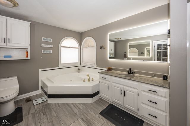 28 Patriot Court, Greenfield, IN 46140