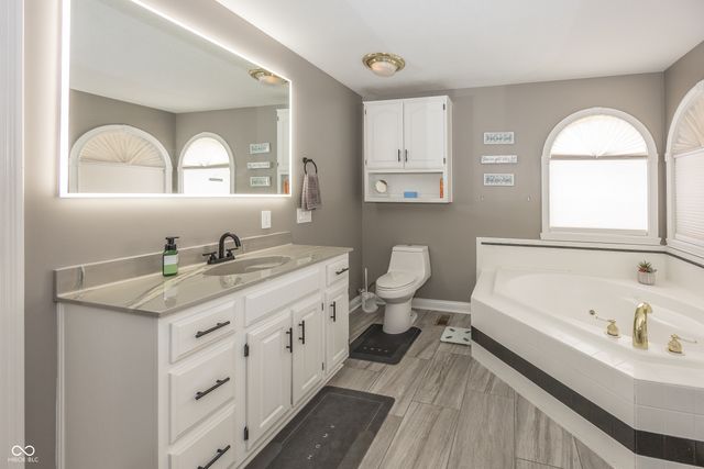 28 Patriot Court, Greenfield, IN 46140