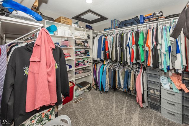 28 Patriot Court, Greenfield, IN 46140