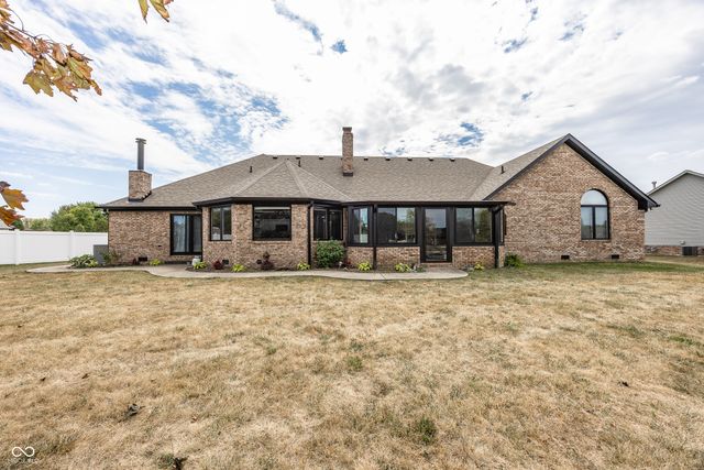 28 Patriot Court, Greenfield, IN 46140