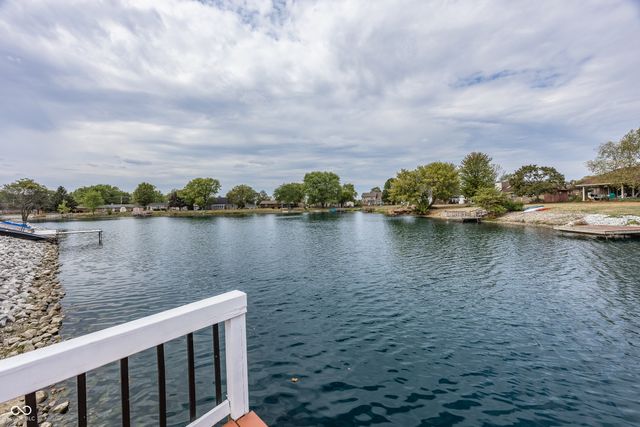 28 Patriot Court, Greenfield, IN 46140