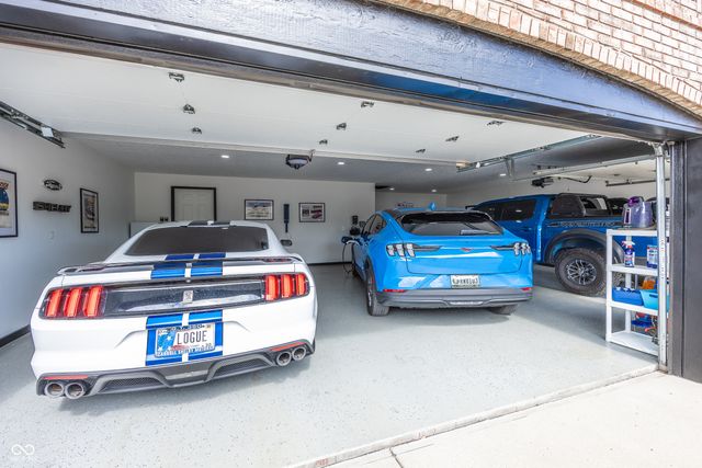 28 Patriot Court, Greenfield, IN 46140