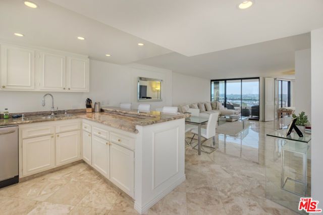 4267 Marina City 908, Marina Del Rey, CA 90292