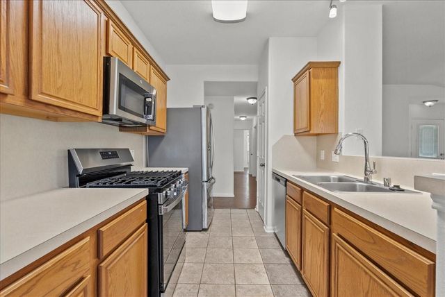 202 Pebble Walk Lane, Dickinson, TX 77539