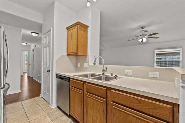 202 Pebble Walk Lane, Dickinson, TX 77539