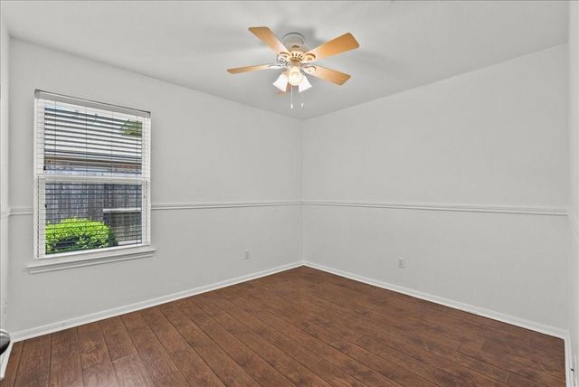 202 Pebble Walk Lane, Dickinson, TX 77539