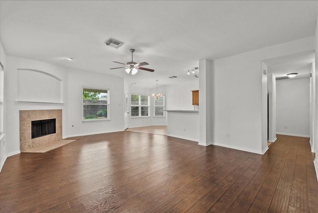 202 Pebble Walk Lane, Dickinson, TX 77539