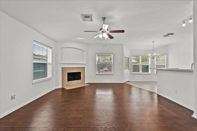 202 Pebble Walk Lane, Dickinson, TX 77539