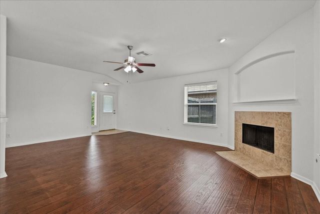 202 Pebble Walk Lane, Dickinson, TX 77539
