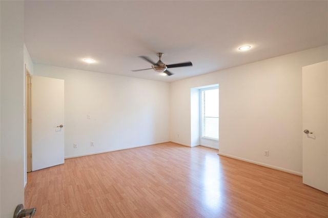 1100 Augusta Drive 76, Houston, TX 77057