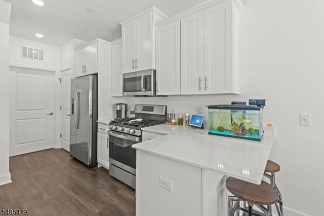 48 Harvest Way, Little Falls Twp., NJ 07424