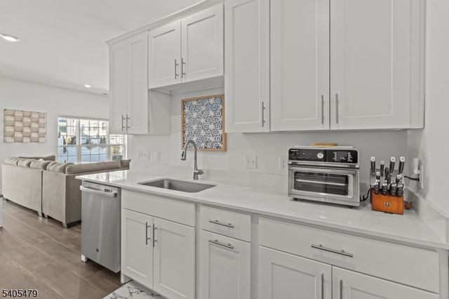 48 Harvest Way, Little Falls Twp., NJ 07424