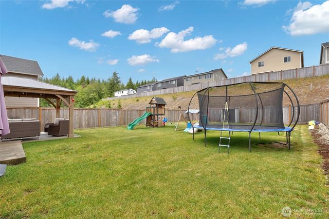 1328 Baker Heights Loop, Bremerton, WA 98312