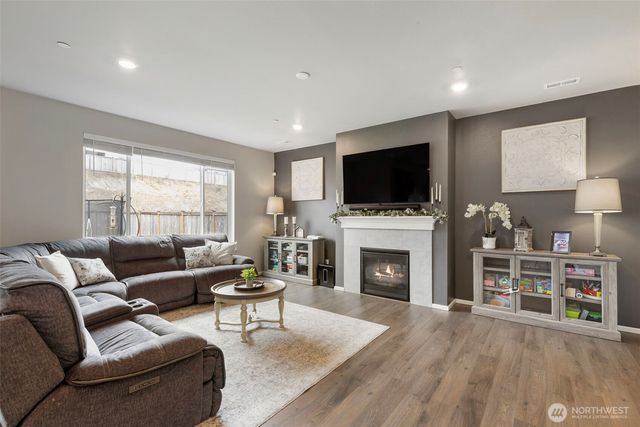 1328 Baker Heights Loop, Bremerton, WA 98312