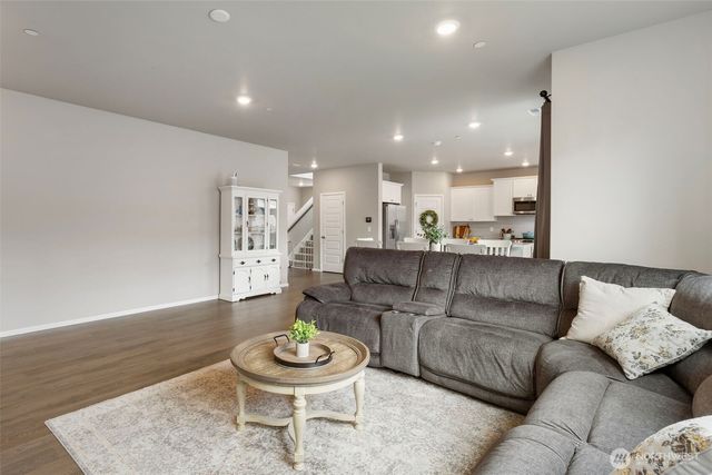 1328 Baker Heights Loop, Bremerton, WA 98312