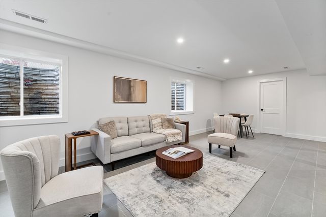 6 Callahan Drive, Woburn, MA 01801