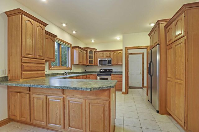 7004 286th AVENUE, Salem, WI 53168